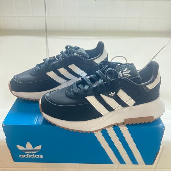 Adidas Originals Retropy F2 Shoe Black / Cloud White / Gum 4.5 - Picture 1 of 6